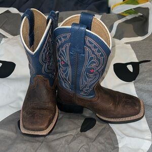 Ariat  Kids 8.5 boots